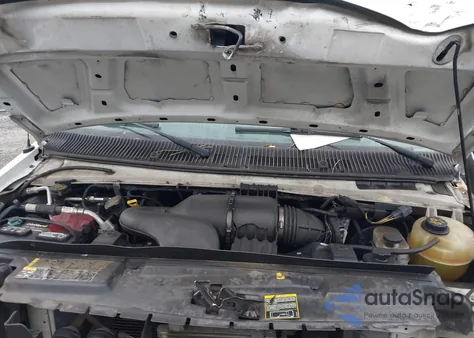 2012 Ford E-150 Commercial z USA, uszkodzony, nr VIN 1FTNE1EW3CDB13335